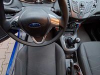 Gebraucht Ford Fiesta Trend 82 PS (60 kW) 2013 Blau Kleinwagen