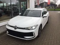 Gebraucht VW Passat R-line 150 PS (110 kW) 2025 Pure white Kombi