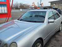 Gebraucht Mercedes E220 Elegance 143 PS (105 kW) 2000 Silber Limousine