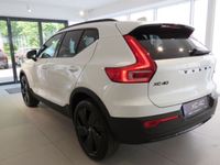 Neu Volvo XC40 Plus 163 PS (119 kW) 2025 Schwarz SUV