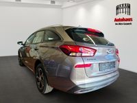 gebraucht Hyundai i30 Select AUTOMATIK+KLIMA+TEMPOM.+SITZHZG+DAB+EINPARKHILFE