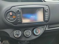 Gebraucht Toyota Yaris 111 PS (81 kW) 2017 Blau Limousine