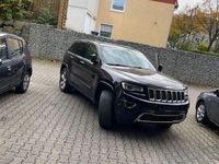 Gebraucht Jeep Grand Cherokee Overland 250 PS (183 kW) 2016 Schwarz SUV