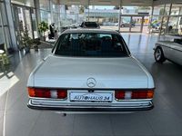 Gebraucht Mercedes 230 109 PS (80 kW) 1979 Weiß Coupé
