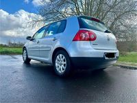Gebraucht VW Golf V 102 PS (75 kW) 2005 Silber Kleinwagen