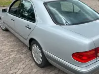 Gebraucht Mercedes E280 204 PS (150 kW) 1999 Silber Limousine