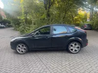 Gebraucht Ford Focus Ghia 125 PS (91 kW) 2009 Schwarz Limousine
