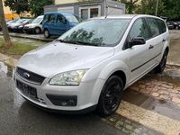 Gebraucht Ford Focus Trend 101 PS (74 kW) 2005 Silber Kombi