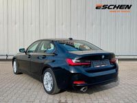 Gebraucht BMW 330 Sport Line 286 PS (210 kW) 2023 Schwarz Limousine
