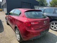 Gebraucht Alfa Romeo Giulietta Impression 105 PS (77 kW) 2010 Rot Kleinwagen