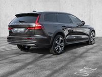 Gebraucht Volvo V60 CC Ultimate 197 PS (144 kW) 2024 Platinum grey / metallic Kombi