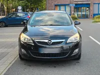 Gebraucht Opel Astra 125 PS (91 kW) 2012 Schwarz Limousine