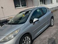 Gebraucht Peugeot 207 95 PS (69 kW) 2011 Silber Kleinwagen