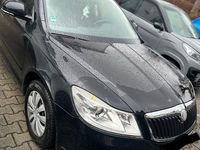 Gebraucht Skoda Octavia Elegance 122 PS (89 kW) 2010 Schwarz Kombi