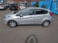 Gebraucht Ford Fiesta 60 PS (44 kW) 2009 Silber Kleinwagen