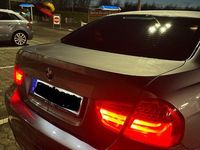 Gebraucht BMW 318 143 PS (105 kW) 2011 Grau Limousine