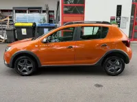 Gebraucht Dacia Sandero Stepway 90 PS (66 kW) 2018 Grün Limousine
