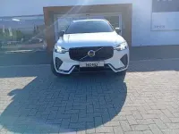 Gebraucht Volvo XC60 Plus 197 PS (144 kW) 2023 Crystal white / metallic SUV