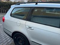 Gebraucht VW Passat 110 PS (80 kW) 2011 Silber Kombi