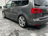 Gebraucht VW Touran Highline 140 PS (102 kW) 2011 Grau Van / Kleinbus