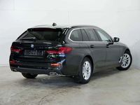 Gebraucht BMW 520 Sport Line 190 PS (139 kW) 2023 Schwarz Kombi