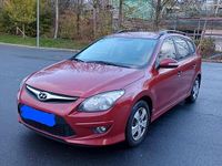 Gebraucht Hyundai i30 90 PS (66 kW) 2012 Rot Kombi