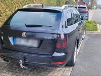 Gebraucht Skoda Superb 140 PS (102 kW) 2012 Schwarz Kombi