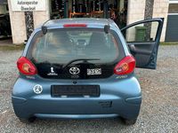 Gebraucht Toyota Aygo 71 PS (52 kW) 2007 Silber Kleinwagen