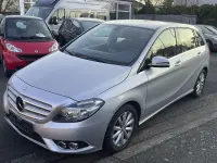 Gebraucht Mercedes B180 122 PS (89 kW) 2012 Silber Van / Kleinbus