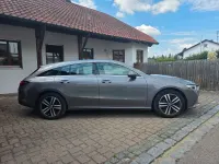 Gebraucht Mercedes CLA200 Shooting Brake 150 PS (110 kW) 2023 Grau Kombi