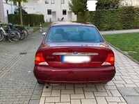Gebraucht Ford Focus 100 PS (73 kW) 1999 Rot Limousine