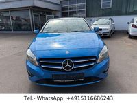 Gebraucht Mercedes A180 122 PS (89 kW) 2012 Blau Limousine