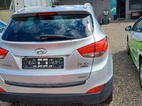 gebraucht Hyundai ix35 2,0 Premium AWD Navi Bluetoot Sitzhz Klima Aut
