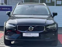 Używany Volvo V60 CC Plus 197 KM (144 kW) 2023 Czarny Kombi