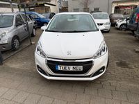 Gebraucht Peugeot 208 Active 82 PS (60 kW) 2015 Weiß Kleinwagen