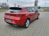 Używany Seat Leon FR 150 KM (110 kW) 2021 Czerwony Sedan/Limuzyna