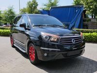 Gebraucht Ssangyong (KGM) Rodius 155 PS (114 kW) 2015 Schwarz Van / Kleinbus