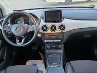 Gebraucht Mercedes B250 Edition 211 PS (155 kW) 2018 Grau Van / Kleinbus