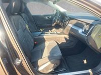 Gebraucht Volvo V60 Core 197 PS (144 kW) 2025 Platinum grey Kombi