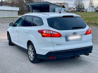 Gebraucht Ford Focus Titanium 140 PS (102 kW) 2013 Weiß Kombi