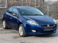Gebraucht Fiat Bravo Lounge 120 PS (88 kW) 2013 Blau Kleinwagen