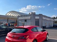 Gebraucht Opel Astra GTC 140 PS (102 kW) 2013 Rot Limousine