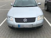 Usata VW Passat 194 CV (142 kW) 2003 Grigio Berlina