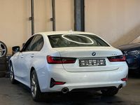 Gebraucht BMW 330 Sport Line 258 PS (189 kW) 2019 Weiß Limousine