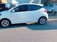 Gebraucht Hyundai i10 Edition 30 67 PS (49 kW) 2022 Weiß Kleinwagen