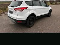 Gebraucht Ford Kuga Trend 120 PS (88 kW) 2016 Weiß SUV
