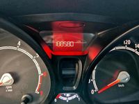 Gebraucht Ford Fiesta Trend 60 PS (44 kW) 2012 Weiß Kleinwagen