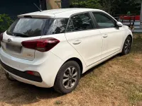 Gebraucht Hyundai i20 84 PS (61 kW) 2020 Weiß Kleinwagen