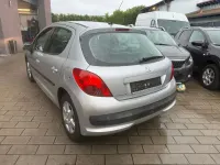 Gebraucht Peugeot 207 88 PS (64 kW) 2007 Silber Limousine