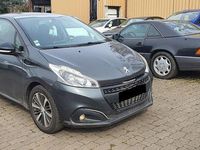 Gebraucht Peugeot 208 Active 82 PS (60 kW) 2017 Grau Kleinwagen